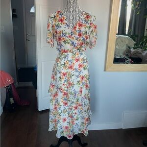 XL Beautiful Boho Floral Tiered Midi Dress. Size 10.